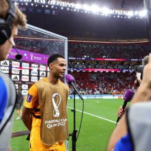 多平台观看-范加尔：能进2球多亏孟菲斯 巴斯滕：他做得还不够